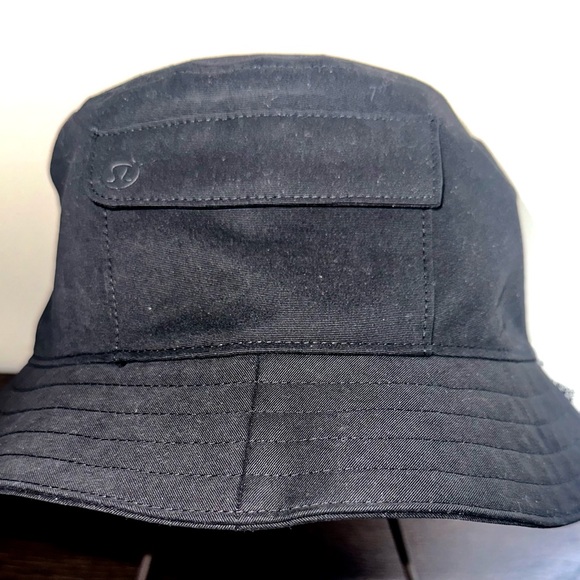 LULULEMON ON MY LEVEL BlACK BUCKET HAT with POCKET NWT - Picture 1 of 4